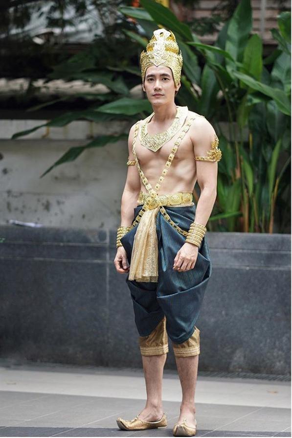 ฟลุค จิระ บวงสรวงละครเรื่อง มณีนาคา