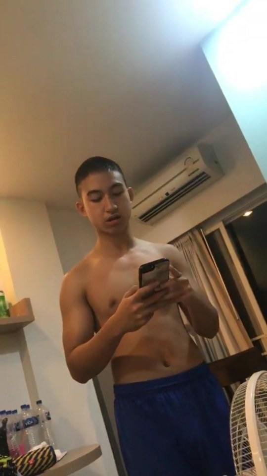 เด็กคนนี้เห็นแล้วน้ำเดิน
