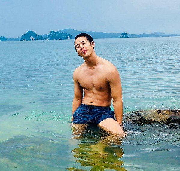 แอบมองสามี