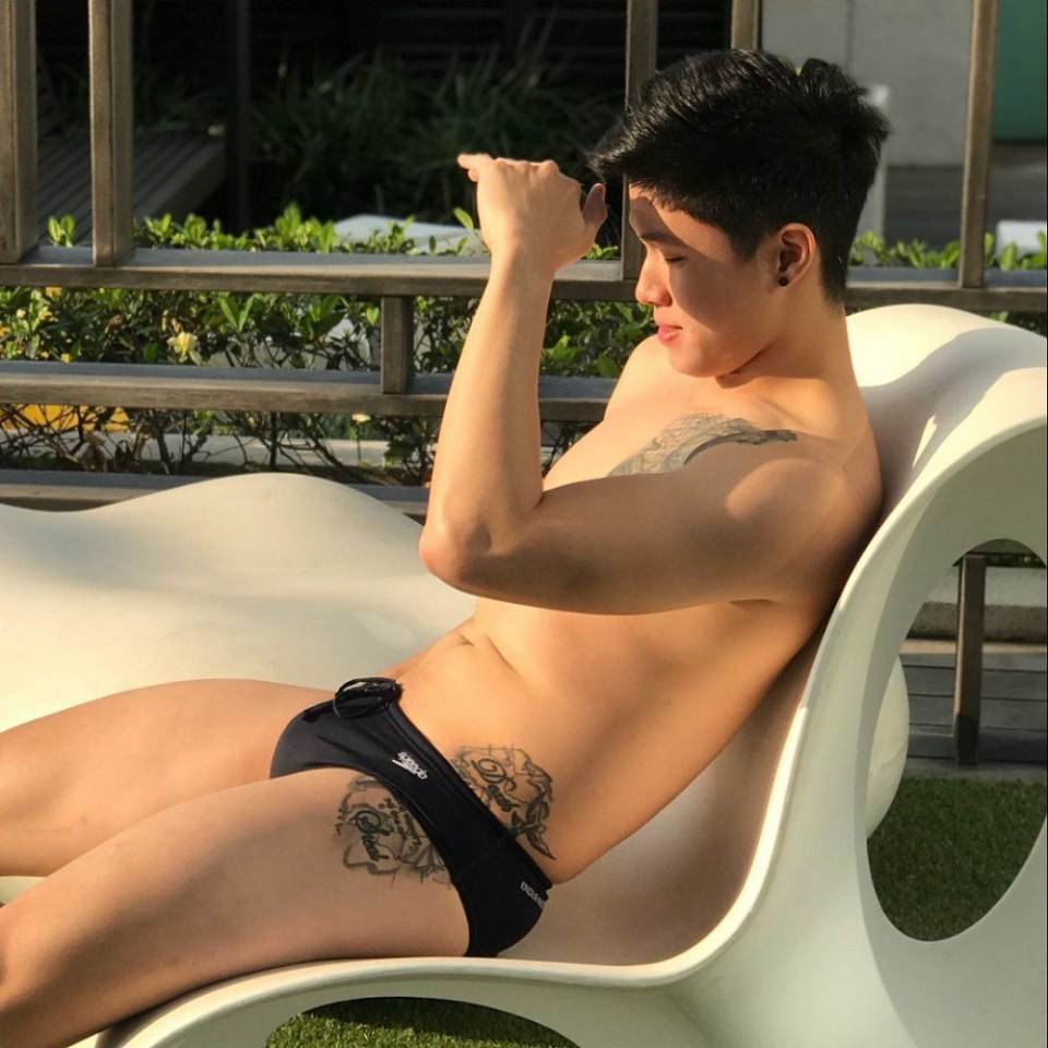 แอบมองสามี