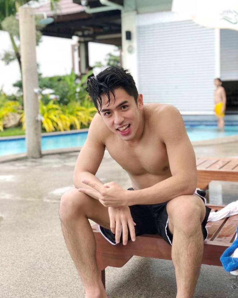 แอบมองสามี