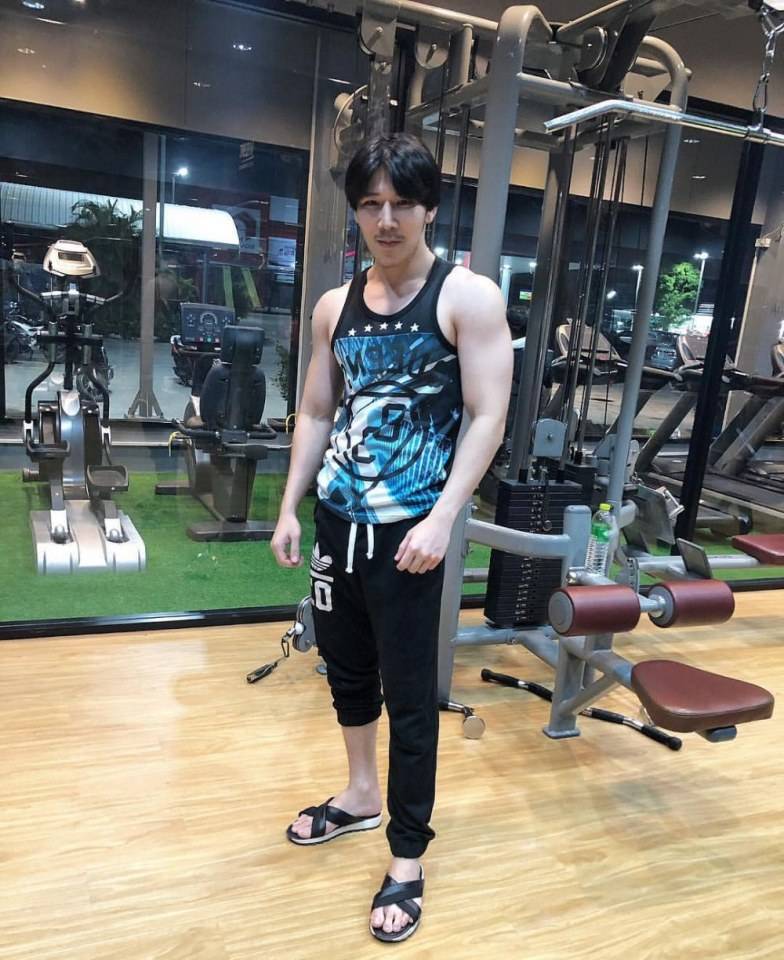 แอบมองสามี