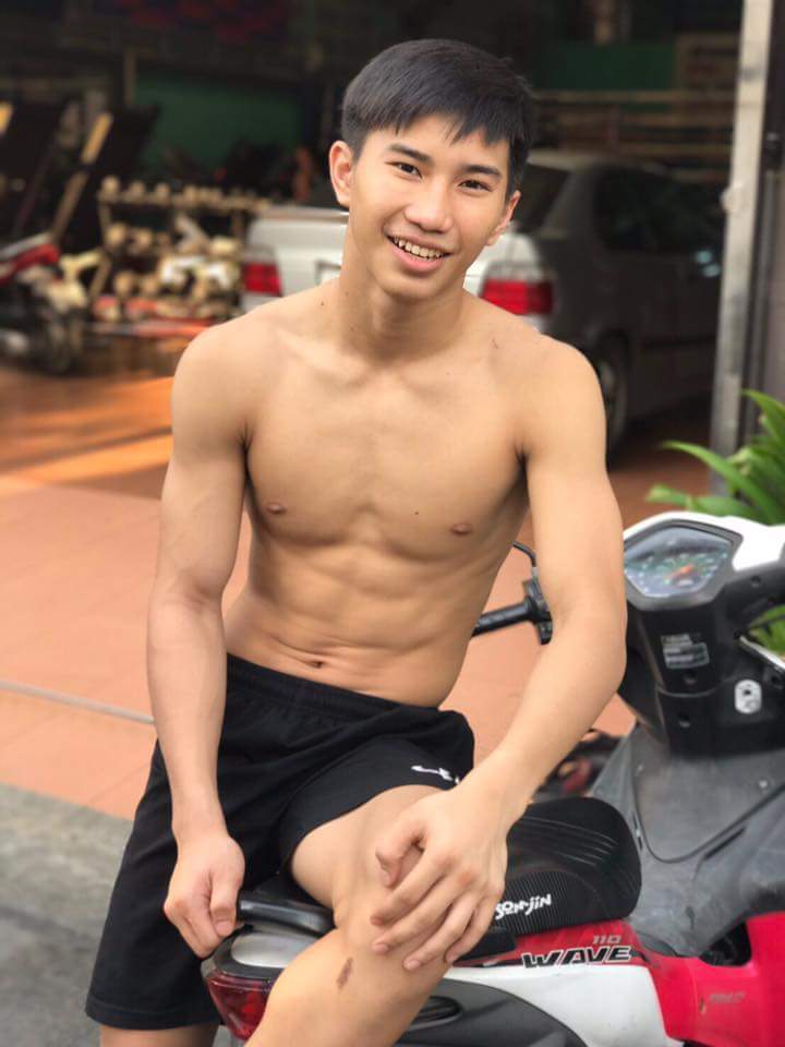 ตะวันฉาย นักมวยหล่อ