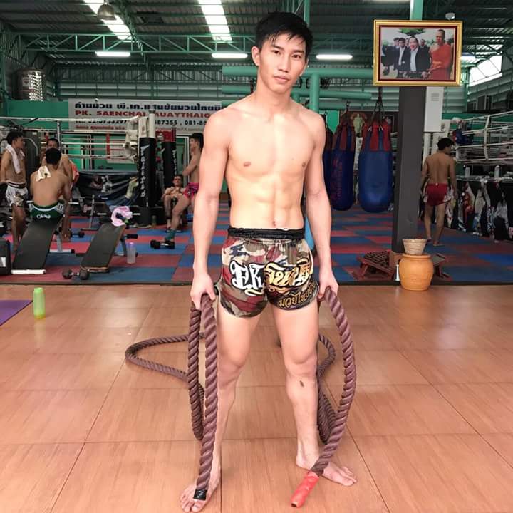 ตะวันฉาย นักมวยหล่อ