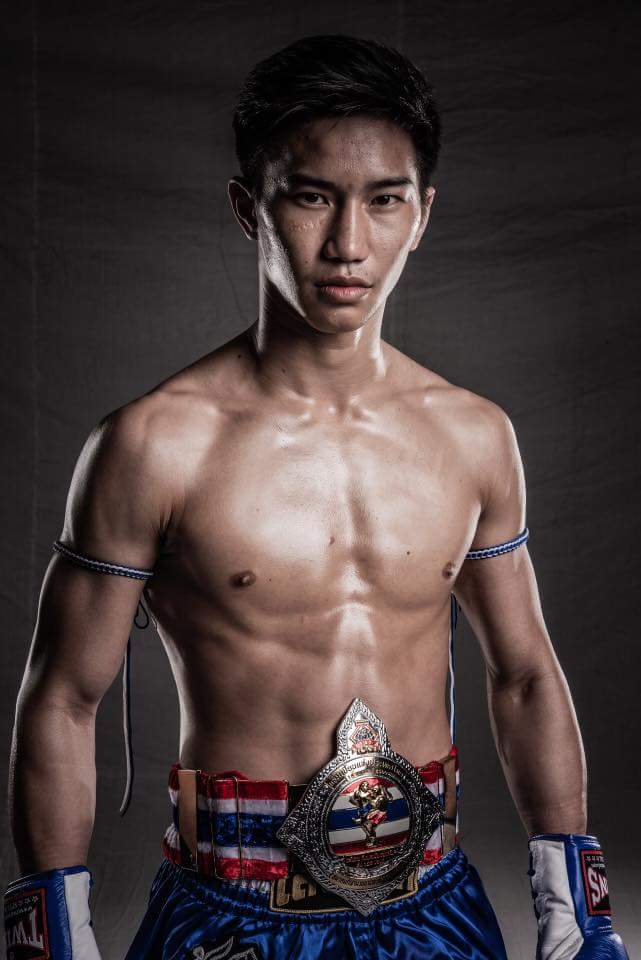ตะวันฉาย นักมวยหล่อ