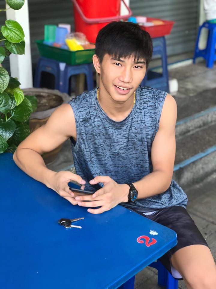 ตะวันฉาย นักมวยหล่อ