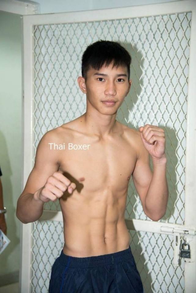 ตะวันฉาย นักมวยหล่อ