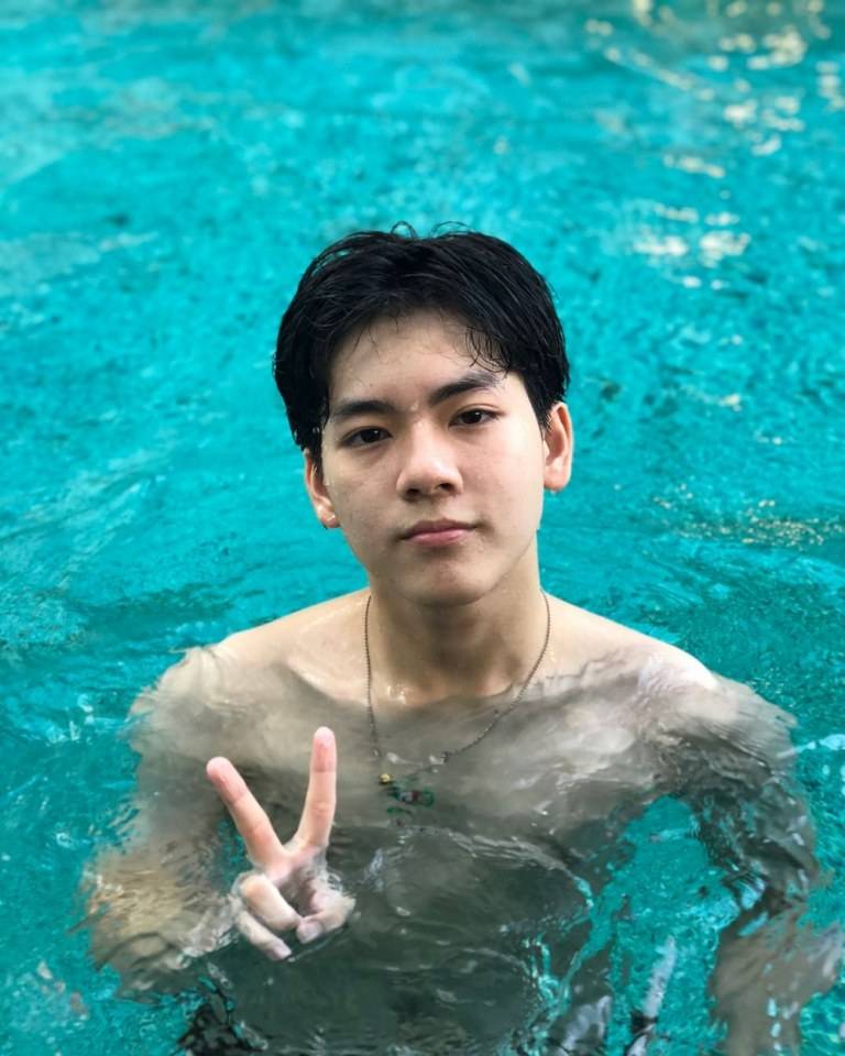 หล่อแชบขึ้นทุกวัน(น้องยอร์ช ยงศิลป์)นักแสดงชาวไทย สังกัดสถานีวิทยุโทรทัศน์ไทยทีวีสีช่อง 3 (๒)