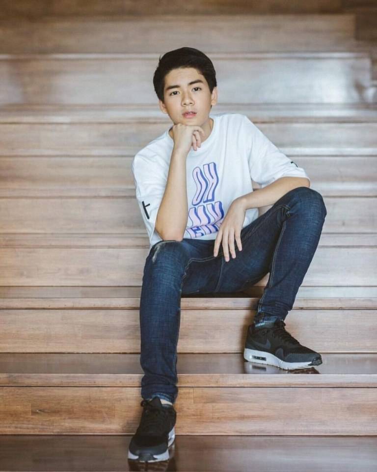 หล่อแชบขึ้นทุกวัน(น้องยอร์ช ยงศิลป์)นักแสดงชาวไทย สังกัดสถานีวิทยุโทรทัศน์ไทยทีวีสีช่อง 3 (๒)