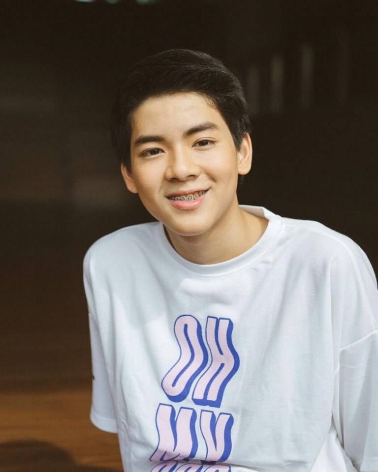 หล่อแชบขึ้นทุกวัน(น้องยอร์ช ยงศิลป์)นักแสดงชาวไทย สังกัดสถานีวิทยุโทรทัศน์ไทยทีวีสีช่อง 3 (๒)
