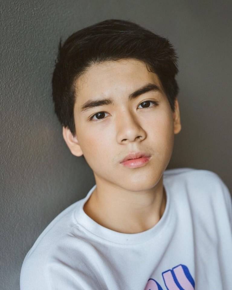 หล่อแชบขึ้นทุกวัน(น้องยอร์ช ยงศิลป์)นักแสดงชาวไทย สังกัดสถานีวิทยุโทรทัศน์ไทยทีวีสีช่อง 3 (๒)