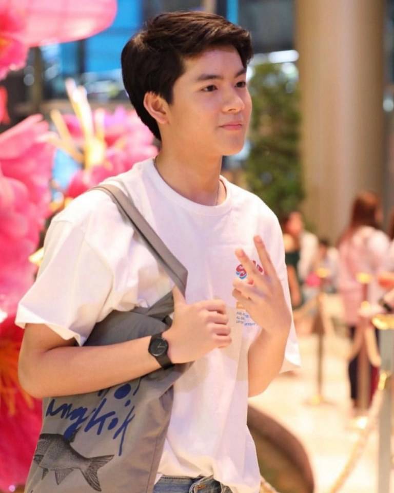 หล่อแชบขึ้นทุกวัน(น้องยอร์ช ยงศิลป์)นักแสดงชาวไทย สังกัดสถานีวิทยุโทรทัศน์ไทยทีวีสีช่อง 3 (๒)