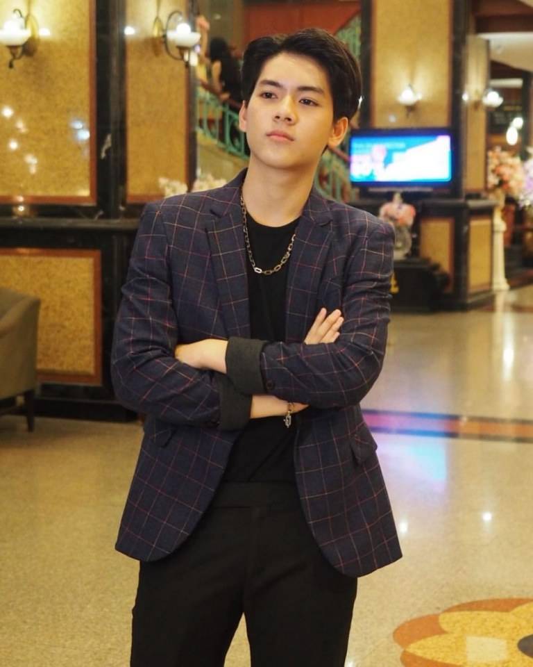 หล่อแชบขึ้นทุกวัน(น้องยอร์ช ยงศิลป์)นักแสดงชาวไทย สังกัดสถานีวิทยุโทรทัศน์ไทยทีวีสีช่อง 3 (๒)