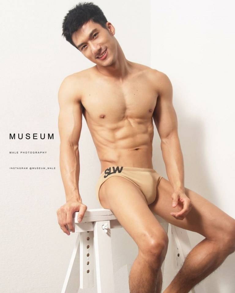 ถอดโชว์เรือนร่าง 2295
