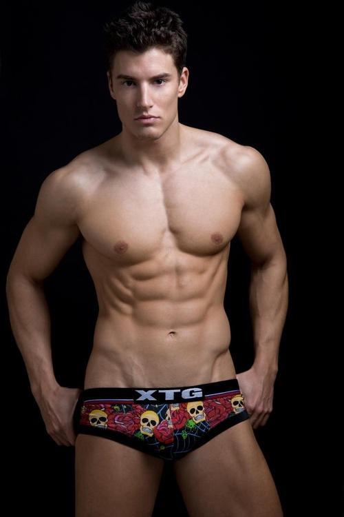 male body 102