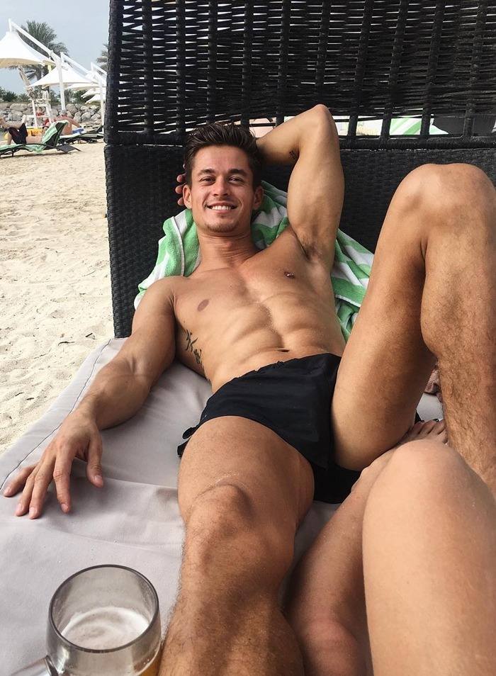 male body 102