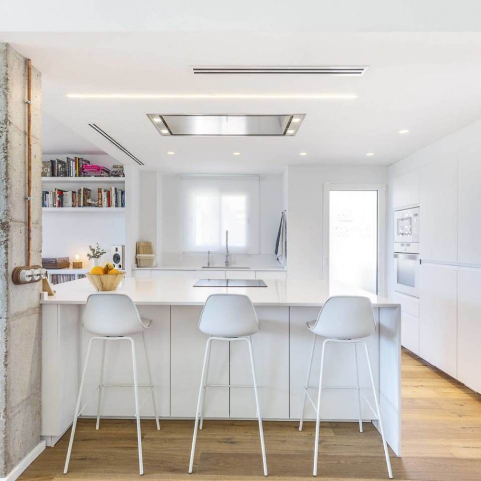 Apartment Redesign by QBarquitectos