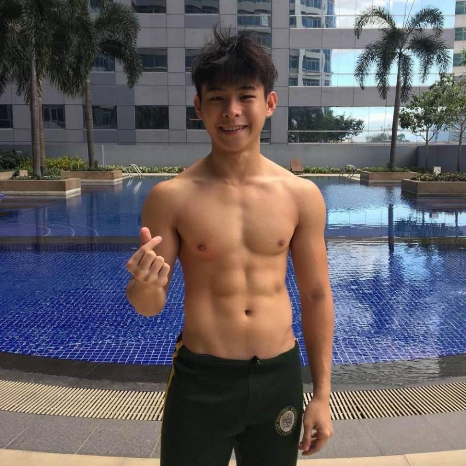 ถอดโชว์เรือนร่าง 2329