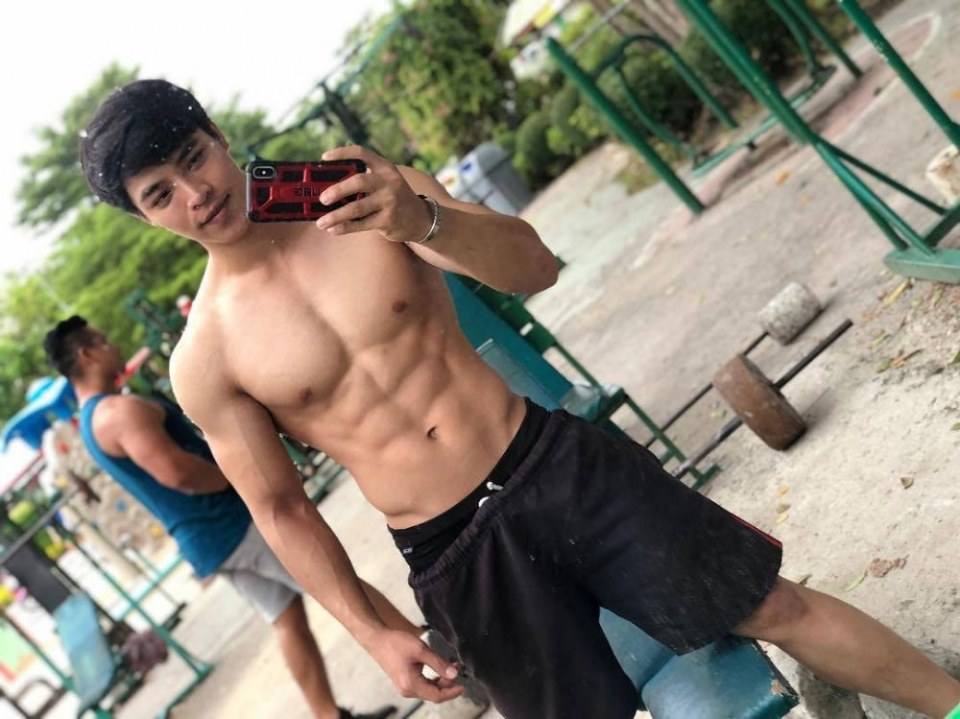 หนุ่มหล่อขึ้นปก 55