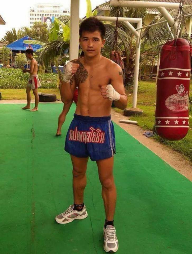 เลียนักมวย