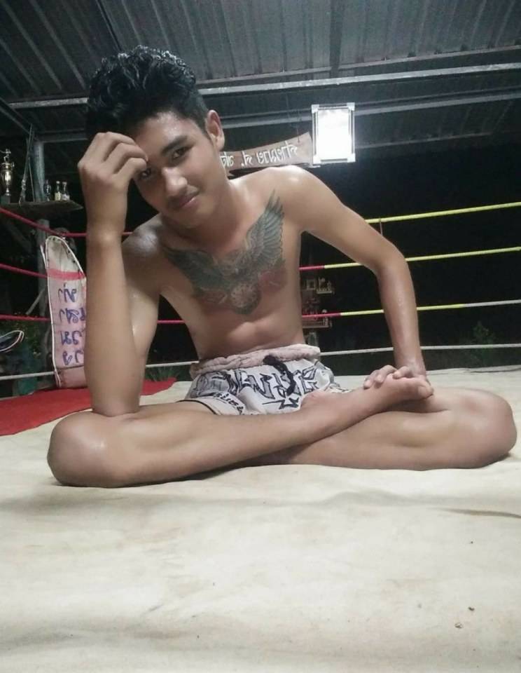 เลียนักมวย