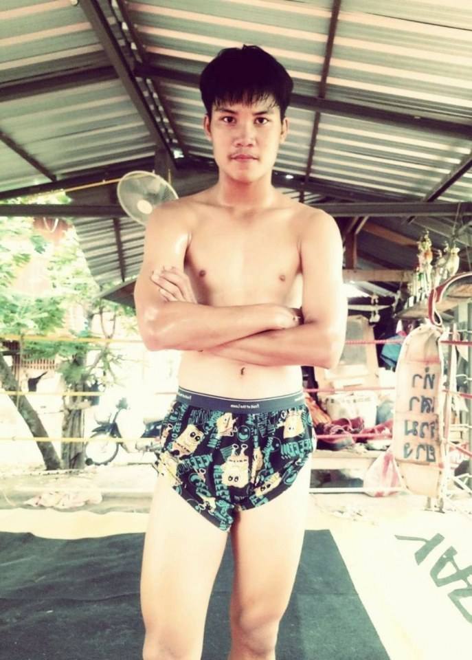 เลียนักมวย