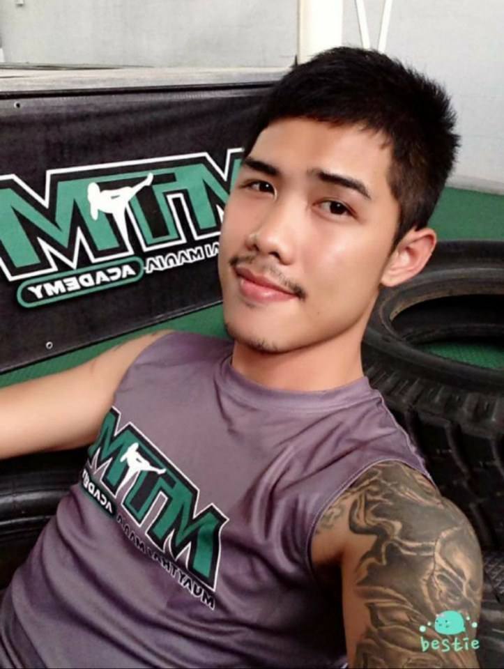 เลียนักมวย