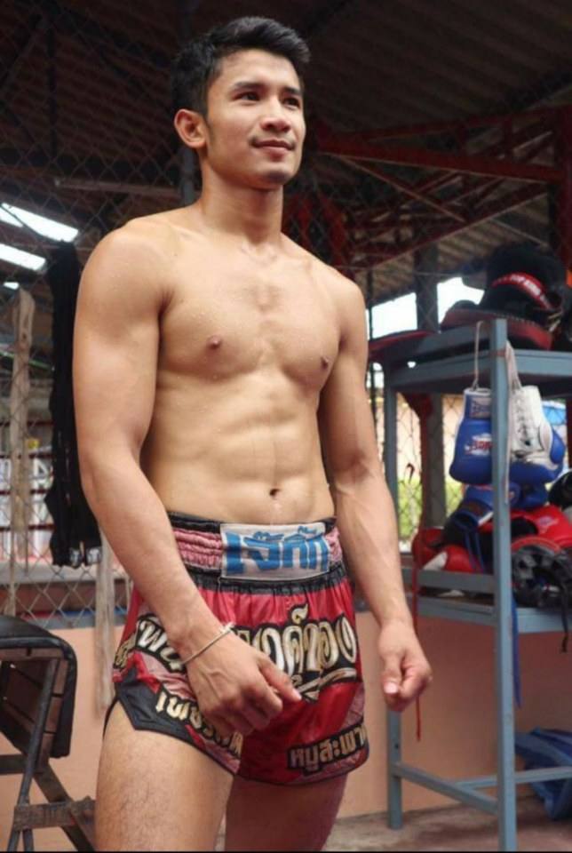 เลียนักมวย