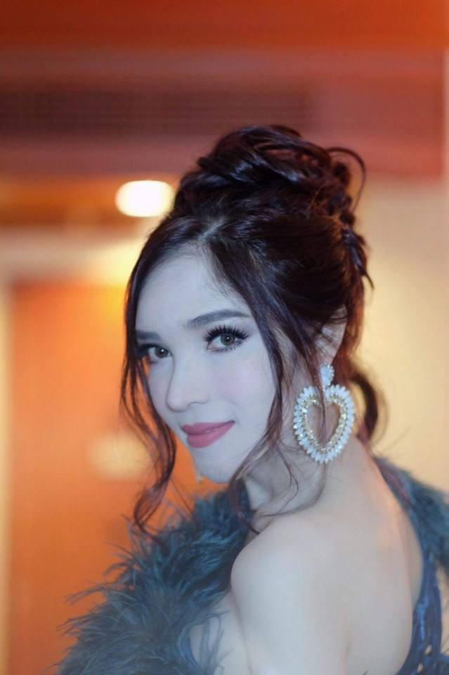 สวยหรูดูแพง กระเทยเอมมี่ รัชฎา