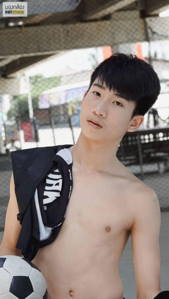 บ่ายแล้วเตะบอลได้