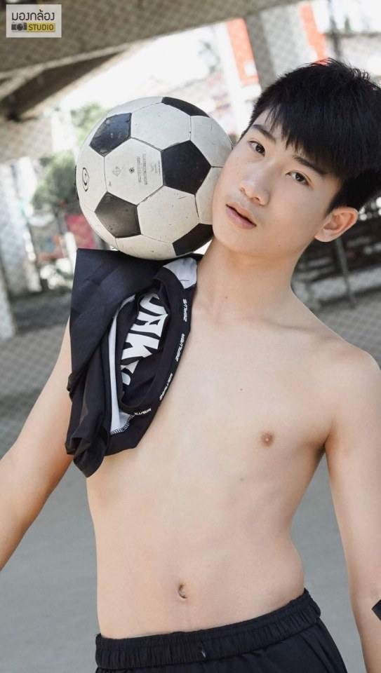 บ่ายแล้วเตะบอลได้