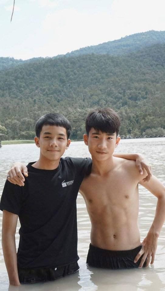แอบชอบเขา