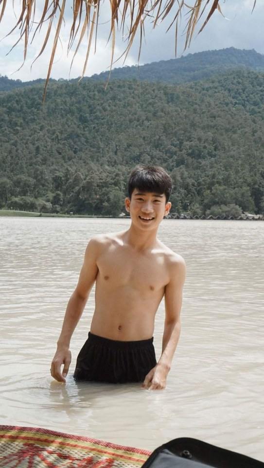 แอบชอบเขา