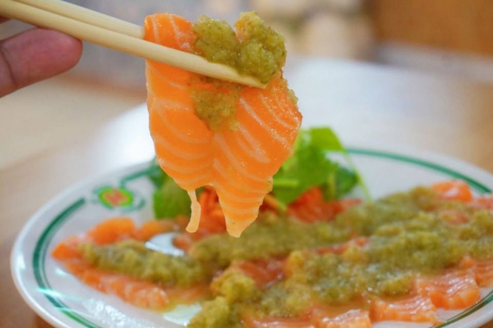 ชี้เป้า ซูชิราคาหลักสิบอร่อยเกินคุ้ม ไข่หวานบ้านซูชิ by ข้าวนิ่มซูชิ ศูนย์อาหารแฮปปี้แลนด์ บางกะปิ
