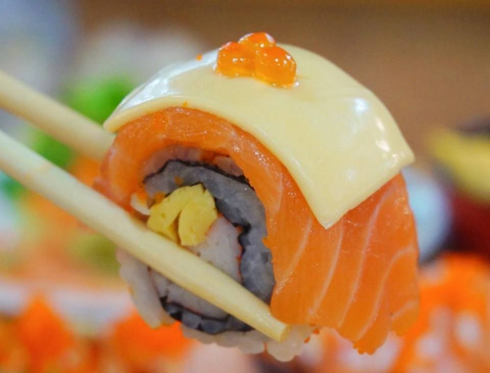 ชี้เป้า ซูชิราคาหลักสิบอร่อยเกินคุ้ม ไข่หวานบ้านซูชิ by ข้าวนิ่มซูชิ ศูนย์อาหารแฮปปี้แลนด์ บางกะปิ