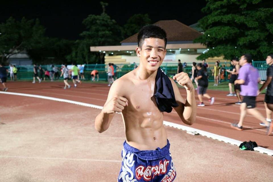 นักมวยหล่อๆ