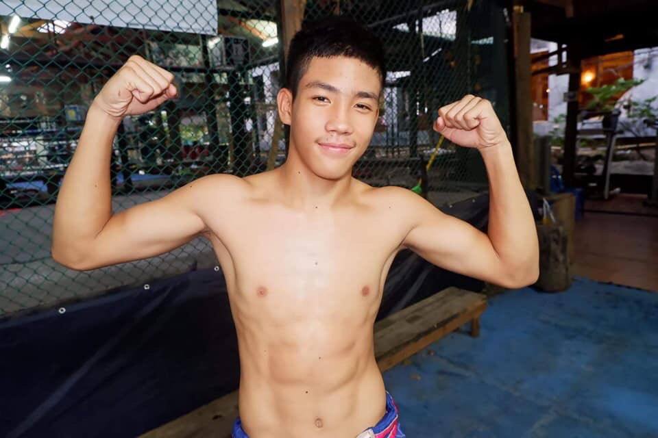 นักมวยหล่อๆ