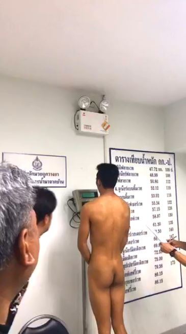 นักมวยชั่งน้ำหนัก