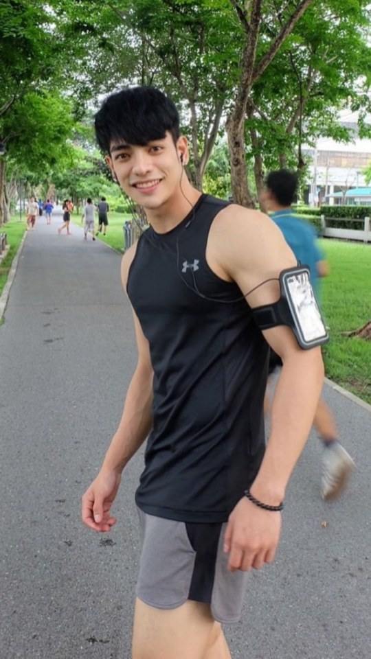 หนุ่มๆเร้าใจดีจัง 4