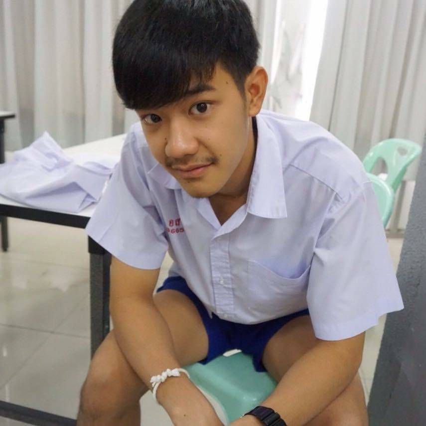 หนุ่มน้อยกางเกงน้ำเงิน 3,000