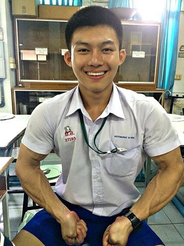 หนุ่มน้อยกางเกงน้ำเงิน 3,000