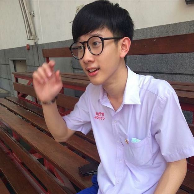 หนุ่มน้อยกางเกงน้ำเงิน 3,000