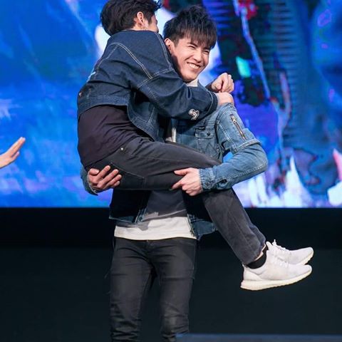 หลงไหลสองคนนี้ อยากให้อู๋จุนเฟียตมีละครคู่กันอีกอยากเห็นฉากฮักดุเดือดเผ็ดมันแชบๆฟินๆ หุ่นดีทังคู่>>