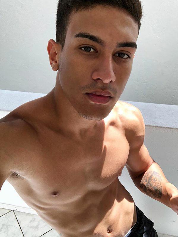 [OMGBoy028][18+] อีกหนึ่งหนุ่มละติน Joao Bisppo ที่คิดอยู่เสมอถึงเรื่องบนเตียงกับเขา แต่มันก็คงเป็นได้เพียงฝันไป มองนม มองหุ่น มองตาผู้ชายคนนี้ สิครับ