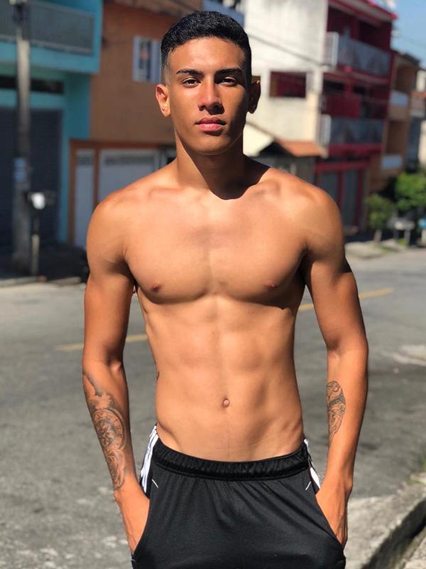[OMGBoy028][18+] อีกหนึ่งหนุ่มละติน Joao Bisppo ที่คิดอยู่เสมอถึงเรื่องบนเตียงกับเขา แต่มันก็คงเป็นได้เพียงฝันไป มองนม มองหุ่น มองตาผู้ชายคนนี้ สิครับ