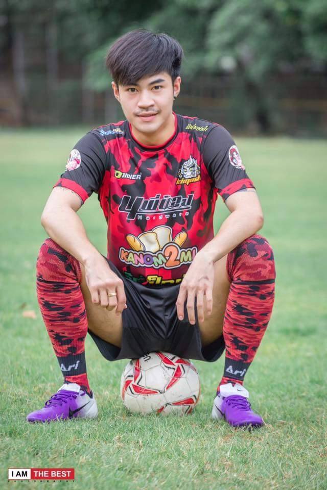 นักบอลพรางทั้งตัว