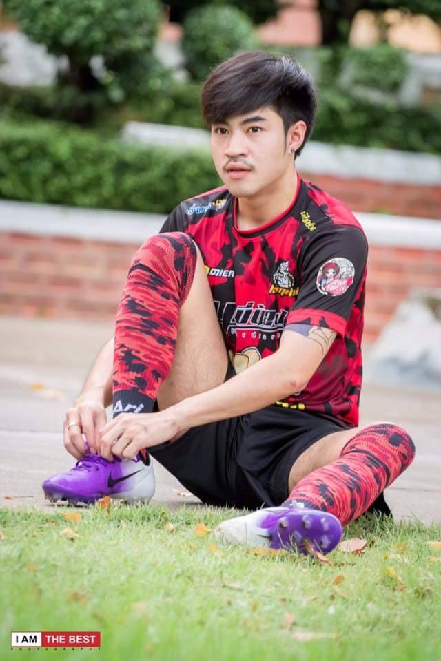 นักบอลพรางทั้งตัว