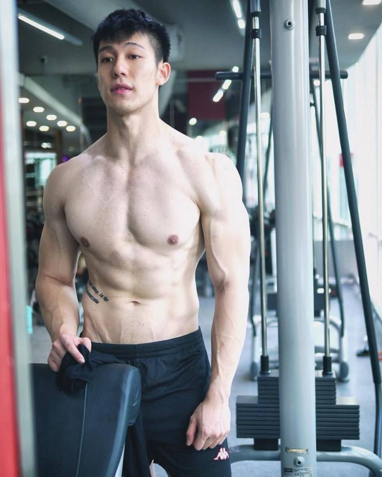 หล่อกล้ามใหญ่