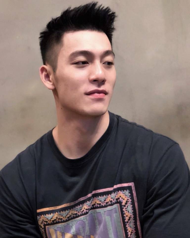 หล่อกล้ามใหญ่