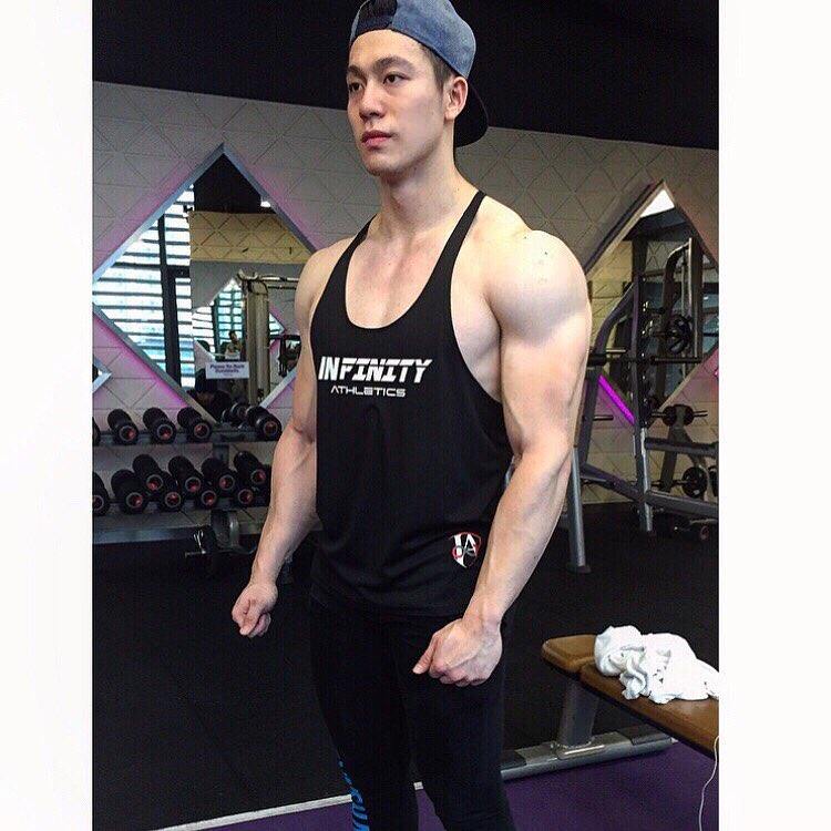 หล่อกล้ามใหญ่